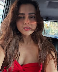 बॉयफ्रेंड करण कुंद्रा संग विदेश में वेकेशन एंजॉय कर रही हैं तेजस्वी प्रकाश, शेयर की खूबसूरत तस्वीरें