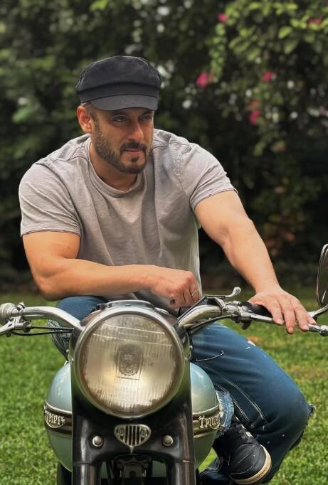 ਸਲਮਾਨ ਖਾਨ ਨੇ ਪਾਰਟੀ 'ਚ ਇਸ ਮਸ਼ਹੂਰ ਨਿਰਦੇਸ਼ਕ ਦੇ ਮਾਰੇ ਥੱਪੜ, ਫਿਰ...