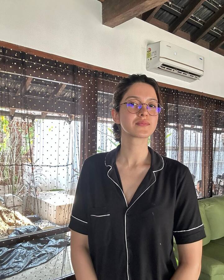 She gives followers a peek into her culinary experiences, including a colorful fruit-filled breakfast.