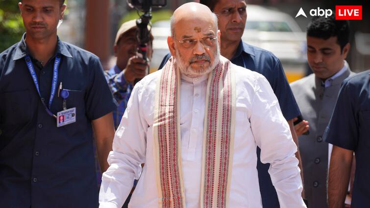 एक और हुर्रियत नेता ने अलगाववाद से बनाई दूरी, अमित शाह की कश्मीर यात्रा के दौरान ली देश के प्रति निष्ठा की शपथ hurriyat leader left seperatism and to oath of the constitution of india while amit shah is in kashmir एक और हुर्रियत नेता ने अलगाववाद से बनाई दूरी, अमित शाह की कश्मीर यात्रा के दौरान ली देश के प्रति निष्ठा की शपथ