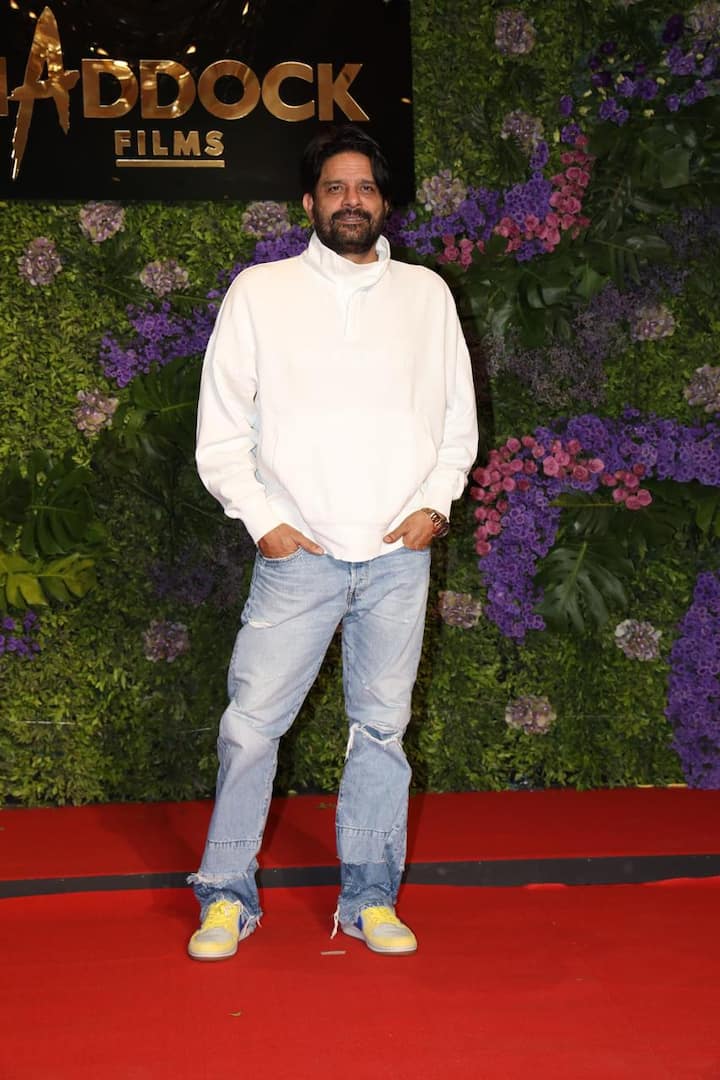 Bollywood talented actor Jaideep Ahlawat also attended this celebration. Those who were seen giving pose to paps on the red carpet.