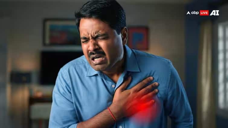 The body gives these 4 major signs before heart failure, if you recognize them, your life will be saved Symptoms of Heart Failure : હાર્ટ ફેલ્યોર પહેલા શરીર આપે છે આ 4 મોટા સંકેત, જો પારખી જશો તો બચી જશે જિંદગી