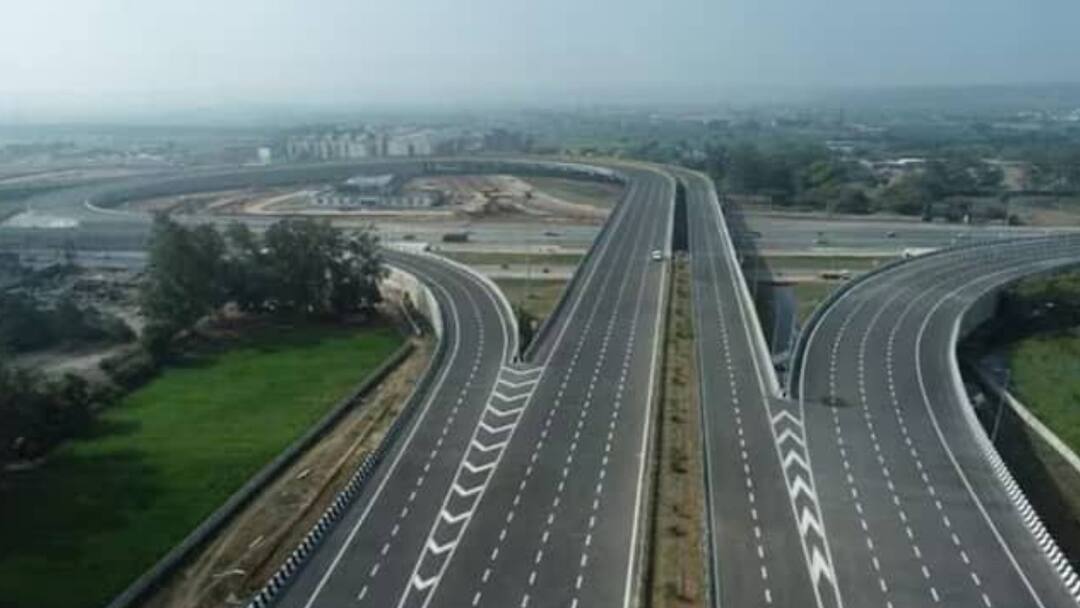 Chennai - Bangalore Expressway: சென்னை - பெங்களூர் எக்ஸ்பிரஸ் சாலைக்கு என்னாச்சு ? தொடரும் தலைவலி.. பணிகள் எப்போது முடியும்?
