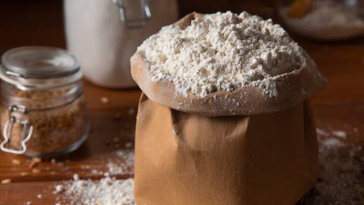 ખરેખર, રિફાઇન્ડ લોટમાં ઘણી બધી કેલરી હોય છે જે તમારા વજનને અસંતુલિત કરે છે. જોકે, જો તમે એક મહિના સુધી રિફાઇન્ડ લોટ ન ખાઓ, તો તમે વજન ઘટાડી શકો છો, અને આમ કરવાથી તમારા બ્લડ સુગર લેવલ પણ નિયંત્રણમાં રહી શકે છે.