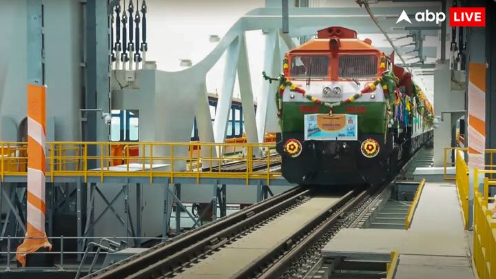 प्रधानमंत्री मोदी ने इस पुल के उद्घाटन के बाद अपने संबोधन में कहा, “यह नया पंबन ब्रिज आधुनिकता और परंपरा का संगम है. यह पुल से हजारों साल पुरानी परंपरा 21वीं सदी के आधुनिकीकरण से जुड़े रही है.”