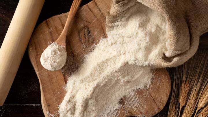 રિફાઇન્ડ લોટ ખાવાથી વજન વધી શકે છે અને પાચન સંબંધી સમસ્યાઓ પણ થઈ શકે છે. એટલું જ નહીં, રિફાઇન્ડ લોટ હાડકાંને નબળા પાડે છે અને આંતરડામાં પણ સમસ્યાઓનું કારણ બને છે.