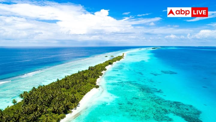 World Smallest Country: दुनिया का एक देश ऐसा भी है, जो कि सिर्फ एक सड़क में ही खत्म हो जाता है. यानि कि इसे आप कदमों में नाम सकते हैं. चलिए इसके बारे में आपको विस्तार से बताएं.