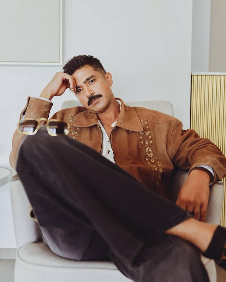 Saqib Salim is the brother of Jani actress Huma Qureshi. Saqib, son of Salim Qureshi, the owner of the famous restaurant Chain Salim in Delhi, initially tried his hand in cricket and then his father's business. But after this, he turned to Mumbai to make a career in acting.