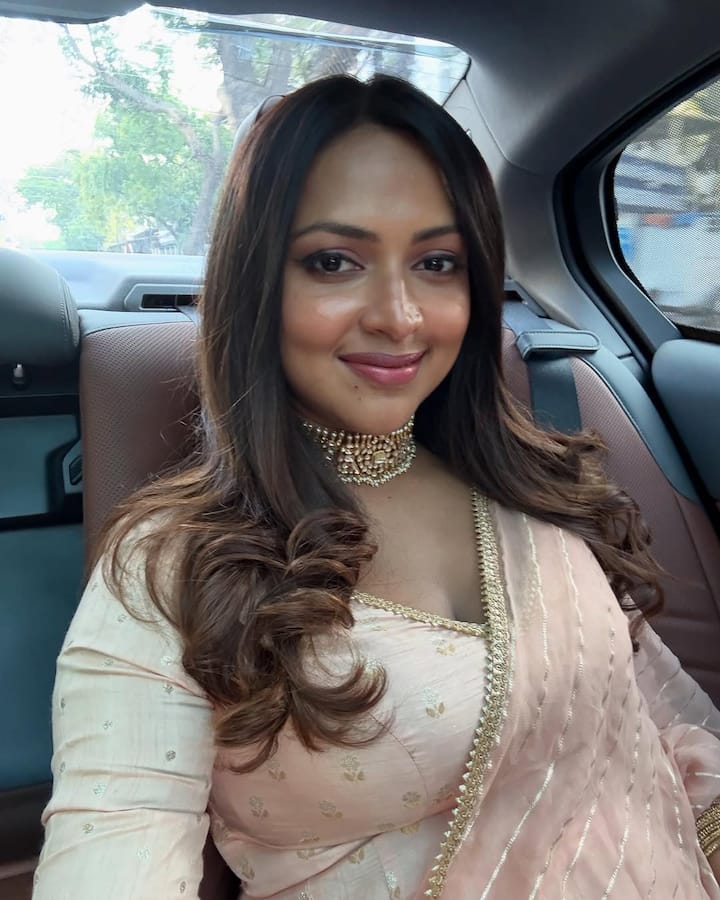 அந்தப் படத்தில் நடித்த போது எனக்கு வயது 17. அந்தப் படத்திற்கு பிறகு நான் கேரளாவிலிருந்து சென்னை வரவே யோசித்தேன். அந்தப் படத்தில் நடிக்க இயக்குநர் தான் காரணம். அவர் தான் கட்டாயப்படுத்தினார். இந்தப் படம் என்னுடைய சினிமா வாழ்க்கையையும் பாதித்தது. இதனால், மைனா பட புரோமோஷனுக்கு கூட என்னால் வெளியில் செல்ல முடியவில்லை. படக்குழுவினரும் என்னை அழைக்கவில்லை.