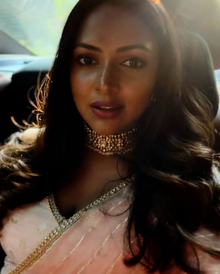 இந்த நிலையில் தான் சினிமாவில் தன்னுடைய 17 வயதில் செய்த தவறு குறித்து அமலா பால் வெளிப்படையாக பேசியிருக்கிறார். இது குறித்து அமலா பால் கூறியிருப்பதாவது:
