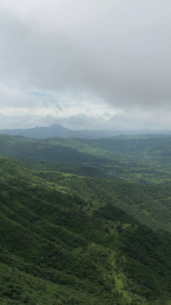 सर्दियों और गर्मियों में उत्तराखंड की राजधानी कौन सी होती है?