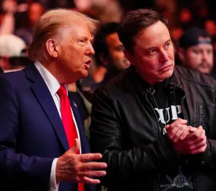 ਟਰੰਪ ਨੇ ਆਪਣੇ ਟੈਰਿਫ ਪਲਾਨ ਤੋਂ ਪਿੱਛੇ ਹਟਣ ਦਾ ਕੋਈ ਸੰਕੇਤ ਨਹੀਂ ਦਿੱਤਾ। ਰਾਇਟਰਜ਼ ਦੇ ਅਨੁਸਾਰ, ਟਰੰਪ ਨੇ ਕਿਹਾ ਕਿ ਦੂਜੇ ਦੇਸ਼ਾਂ ਨੇ ਸਾਡੇ ਨਾਲ ਬਹੁਤ ਬੁਰਾ ਵਿਵਹਾਰ ਕੀਤਾ ਕਿਉਂਕਿ ਸਾਡੀ ਲੀਡਰਸ਼ਿਪ ਮੂਰਖ ਸੀ ਤੇ ਉਨ੍ਹਾਂ ਨੇ ਅਜਿਹਾ ਹੋਣ ਦਿੱਤਾ।