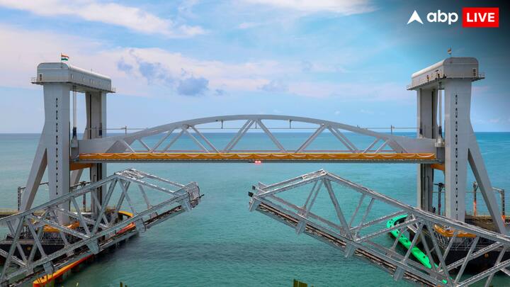 इस पुल को समुद्री यातायात को सुगम बनाने की सोच के साथ बनाया गया है. इस रेलवे पुल का एक हिस्सा समुद्री जहाजों को रास्ता देने के लिए 17 मीटर तक ऊपर उठ सकता है, जो कि इसके हाईटेक होने के सबूत देते हैं.