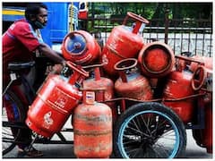 ઉજ્જવલા યોજનામાં મળતું LPG સિલિન્ડર આટલું મોઘું થયું, જાણો કઈ મહિલાઓને લાગશે ફટકો