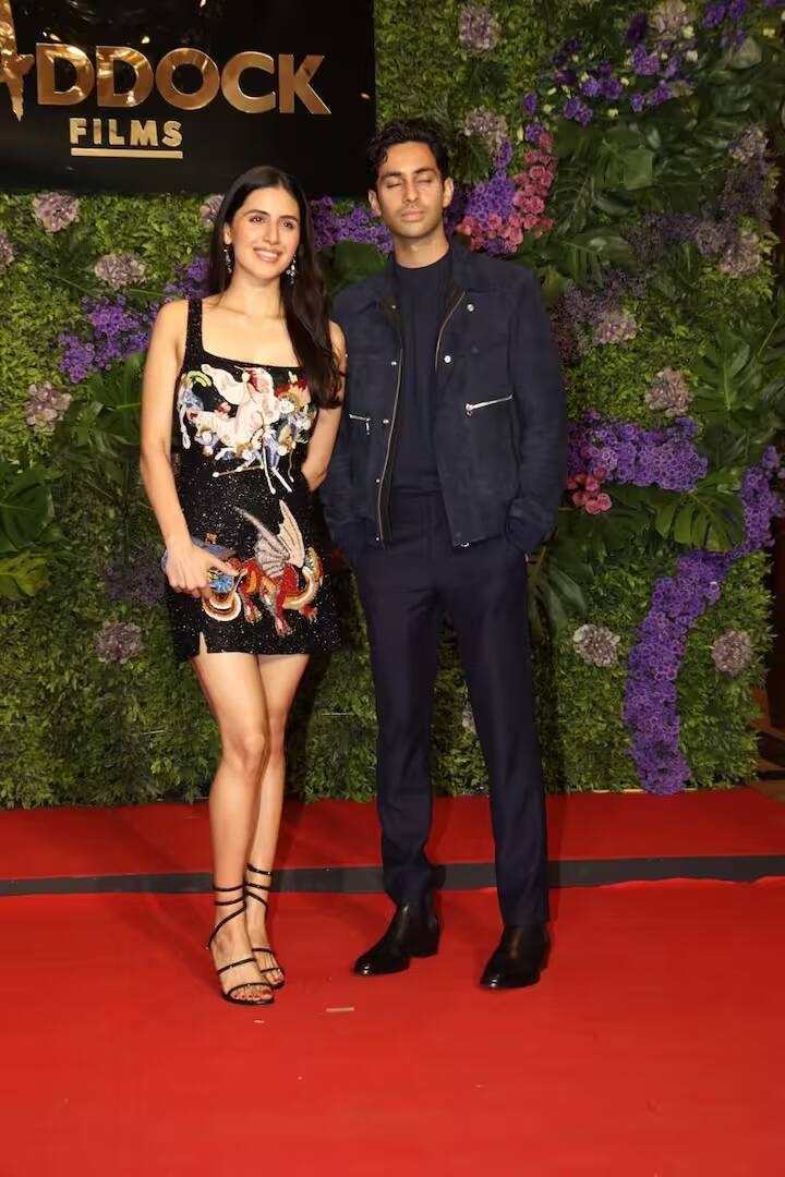 અગસ્ત્ય નંદાએ બોલિવૂડમાં એન્ટ્રી કરી છે. તે ફિલ્મ ધ આર્ચીઝમાં જોવા મળ્યો હતો. જ્યારે સિમર શ્રીરામ રાઘવનની ફિલ્મ ‘ઈક્કીસ’થી બોલિવૂડમાં ડેબ્યૂ કરવા જઈ રહી છે.