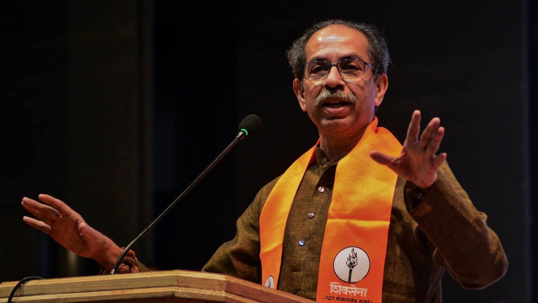 उद्धव ठाकरे का बड़ा प्लान, कहा- 'शिवसेना एक ही है, बाकी सब...' Uddhav Thackeray Konkan Plan Against Eknath Shinde Shiv Sena ANN उद्धव ठाकरे का बड़ा प्लान, कहा- 'शिवसेना एक ही है, बाकी सब...'