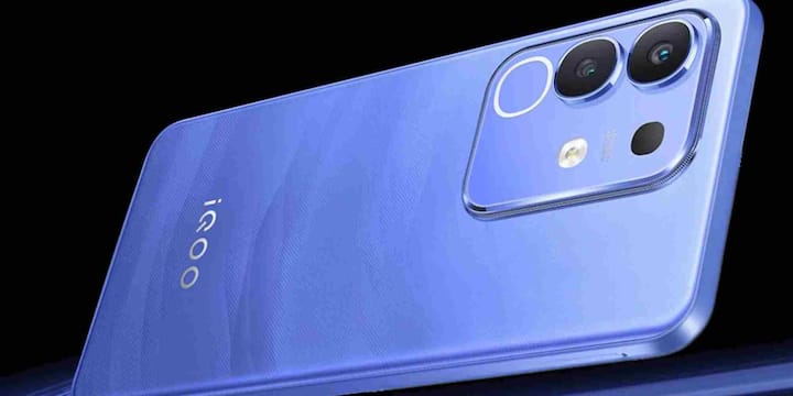 IQO Z10 will see a large 7300mAh battery which will support 90W fast charging. At the same time, the Z10X model will give excellent performance at a low price. This phone will come with sharp processor, big battery and powerful design.