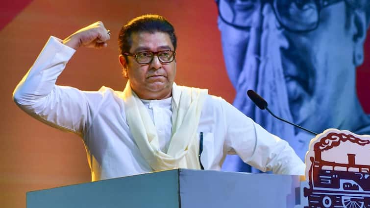 Supreme Court petition Filed Against Raj Thackeray Demanded To Cancel Recognition of MNS over Marathi Language ANN राज ठाकरे की पार्टी की मान्यता रद्द करने की मांग, MNS की धमकी, 'भैया लोगों को मुंबई में रहने की...'