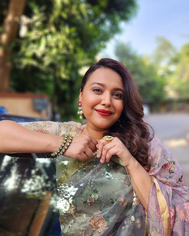 Talking about personal life, Swara married politician Fahad Ahmed in the year 2023. After marriage, the actress became the mother of a daughter. Whose name is Rabia.