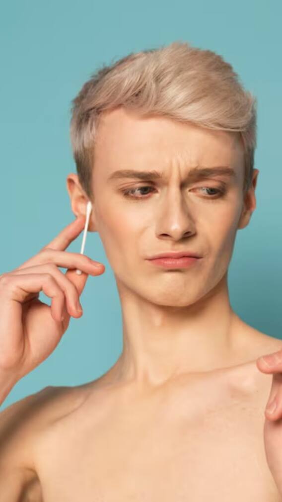 देसी तरीकों से कैसे हटा सकते हैं कान का मैल?