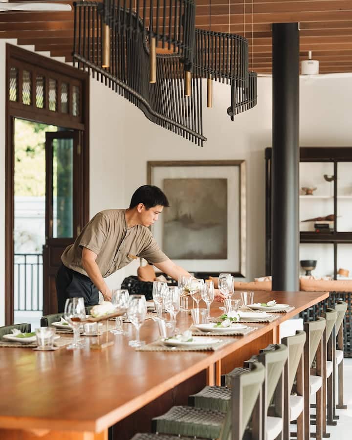 Siri Sala is available for rent as a full-property buyout, providing complete privacy for guests looking for a tailored, high-end experience.