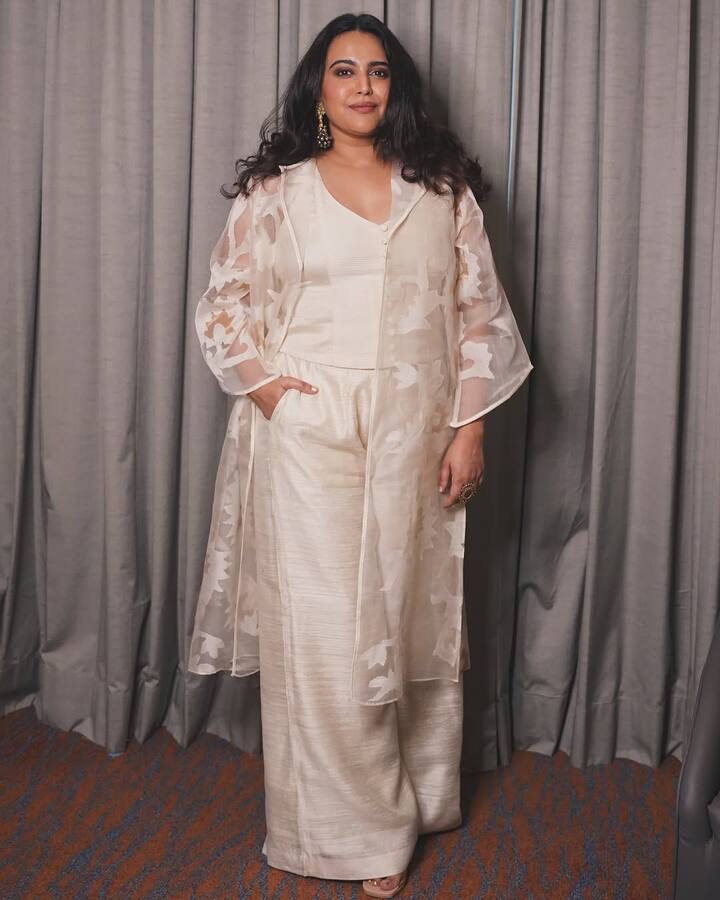 In his career so far, Swara worked in many magnificent films including 'Ranjhana', 'Tanu Weds Manu' and 'Prem Ratan Dhan Payo' and also earned a strong earning from them. According to the news, today Swara charges a fee of about 3 to 4 crores for a film.