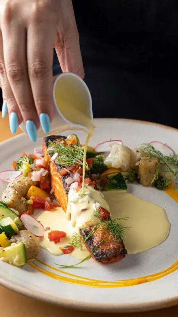 इस अप्रैल मुंबई के रेस्तरां में ठंडे और लजीज मेन्यू का लें मजा