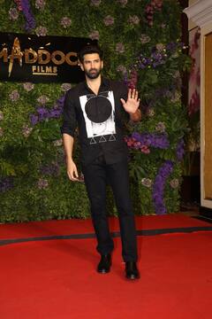 मैडॉक की सक्सेस पार्टी में बॉलीवुड सितारों का जलवा, ग्लैमरस लुक में दिखीं रश्मिका से लेकर तृप्ति डिमरी, श्रद्धा कपूर ने सादगी भरे अंदाज में लूट ली लाइमलाइट