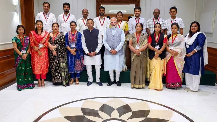 PM Modi interacted with beneficiaries at his residence in New Delhi. During this time, he highlighted the journey of PMMY. (Image Source PTI)