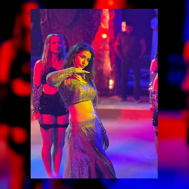 కలవర మాయే సినిమాతో ఇండస్ట్రీలోకి ఎంట్రీ ఇచ్చింది. తర్వాత విజయ దేవరకొండ సినిమాతో టాక్సీవాలాలో చేసి.. మంచి హిట్​ని అందుకుంది. (Image Source : Instagram/Priyanka Jawalkar)