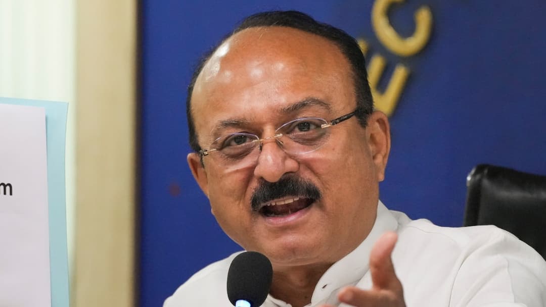 BJP ने लगाया कोचिंग घोटाले का आरोप, AAP बोली- 'स्कूलों की हर ईंट, मोहल्ला क्लीनिकों की हर सुई की जांच करें लेकिन...' Delhi BJPaccuses AAP of rs 100 crore coaching scam, ACB investigation ANN BJP ने लगाया कोचिंग घोटाले का आरोप, AAP बोली- 'स्कूलों की हर ईंट, मोहल्ला क्लीनिकों की हर सुई की जांच करें लेकिन...'