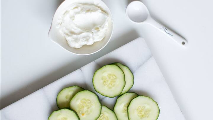 1. Cucumber And Yogurt Mask: Coconut and yogurt when blended together, creates a soothing and hydrating mask. This natural face mask calms irritation and reduces puffiness. It helps in tightening pores, adding a refreshing glow, and cooling the skin. This face mask is ideal for hot and sunny days. (Image Source: Pinterest/helloglowblog)