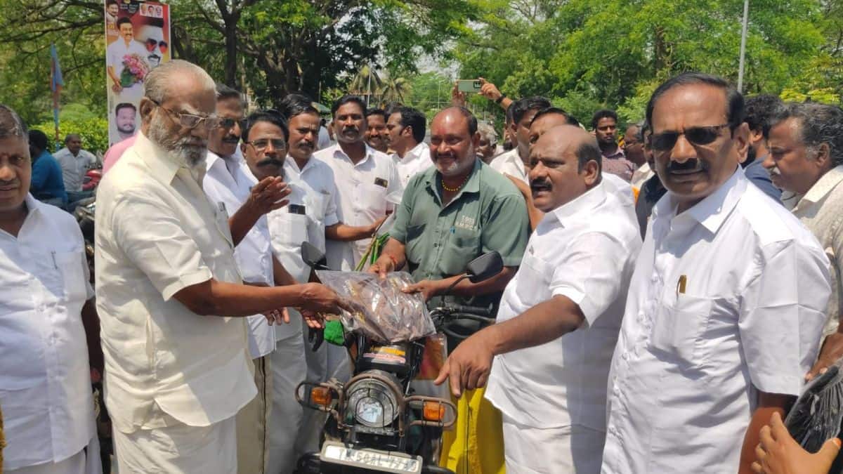 Govi Chezhiaan : “கோடை வெயிலுக்கு ரெயின்கோட் – துறையிலும் இப்படிதானா? அமைச்சர் மீது அதிருப்தி..?