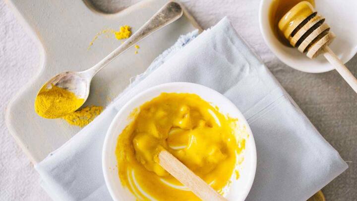 8. Turmeric And Milk Mask: It's a cool mask that has brightening properties. This face mask reduces redness and hydrates the skin deeply. It helps calm down acne prone areas and leaves behind a soft skin with a glowing finish. (Image Source: Pinterest/misswishes)