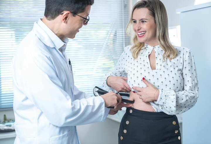 बॉडी राउंडनेस इंडेक्स के फायदे - बीआरआई पेट के आसपास फैट एकम्यूलेशन पर ज्यादा ध्यान देता है, जो शरीर के दूसरे हिस्सों के लिए फैट हानिकारक होता है. इसके अलावा बीएमआई की तुलना में बीआरआई हार्ट डिजीज, टाइप 2 डायबिटीज और मेटाबोलिक सिंड्रोम का बेहतर पूर्वानुमान लगाता है.