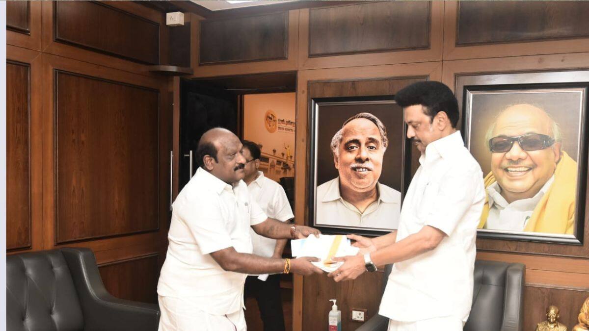 Govi Chezhiaan : “கோடை வெயிலுக்கு ரெயின்கோட் – துறையிலும் இப்படிதானா? அமைச்சர் மீது அதிருப்தி..?