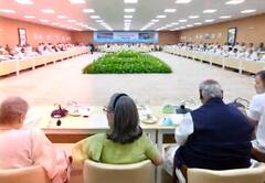 અમદાવાદમાં યોજાયેલી કૉંગ્રેસ વર્કિંગ કમિટીની બેઠકમાં દિગ્ગજ નેતાઓ હાજર, જુઓ અંદરની તસવીરો