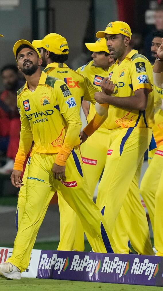 कैसे प्लेऑफ में पहुंच सकती है चेन्नई सुपर किंग्स?