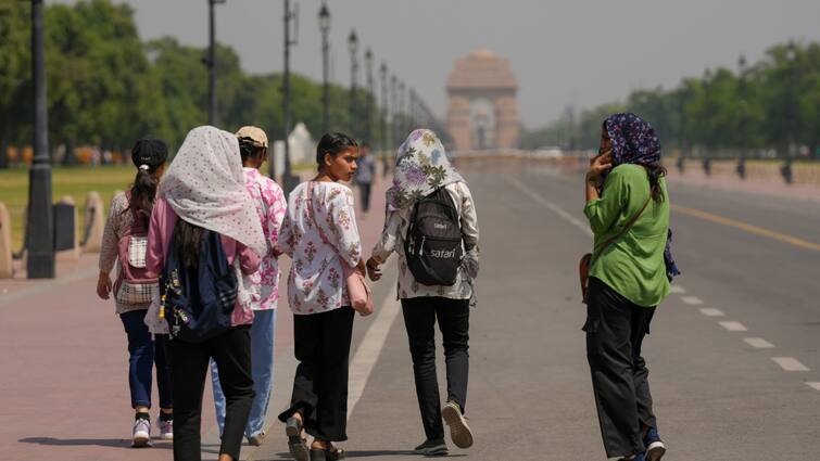 Delhi-NCR Weather Today Rain Likely April 10 After Warmest Night In Three Years Delhi-NCR Likely To Receive Rain Today After Warmest Night In Three Years