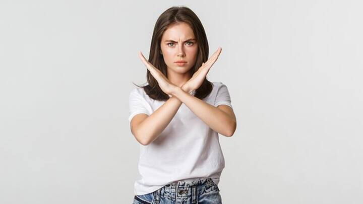 3. Builds Discipline And Self-Control: Choosing a Sattvic lifestyle means choosing simplicity and purity in food and habits which helps you build discipline. It requires mindful choices which strengthen the willpower, reduce impulsive behaviour, and lead to a more harmonious living. (Image Source: Pinterest/vikkki_tess)