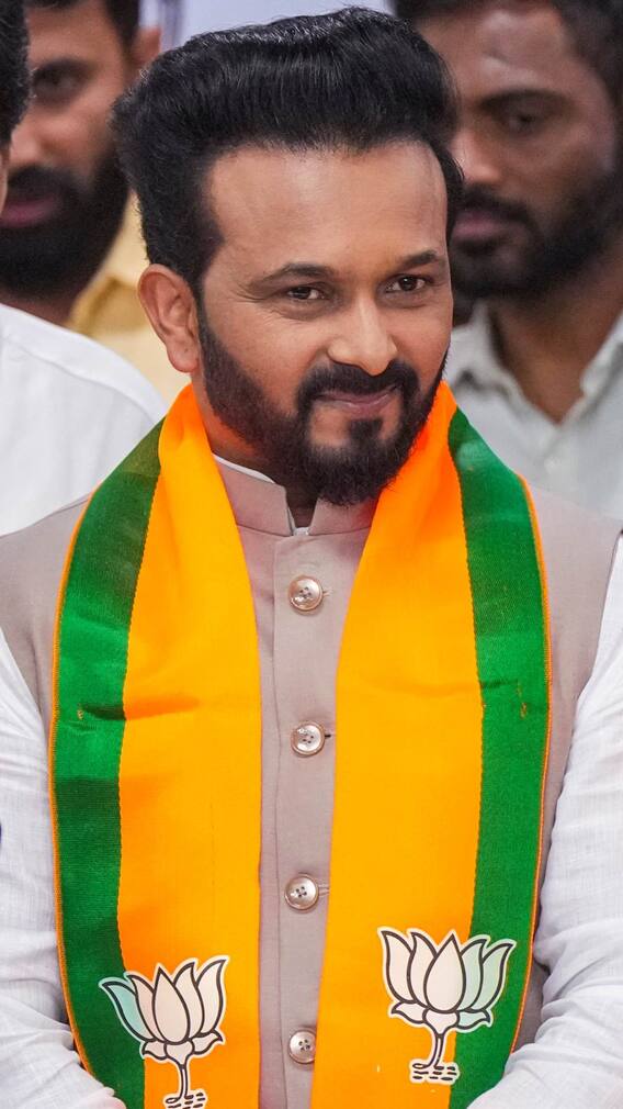 केदार जाधव की पत्नी-बच्चे क्या करते हैं?