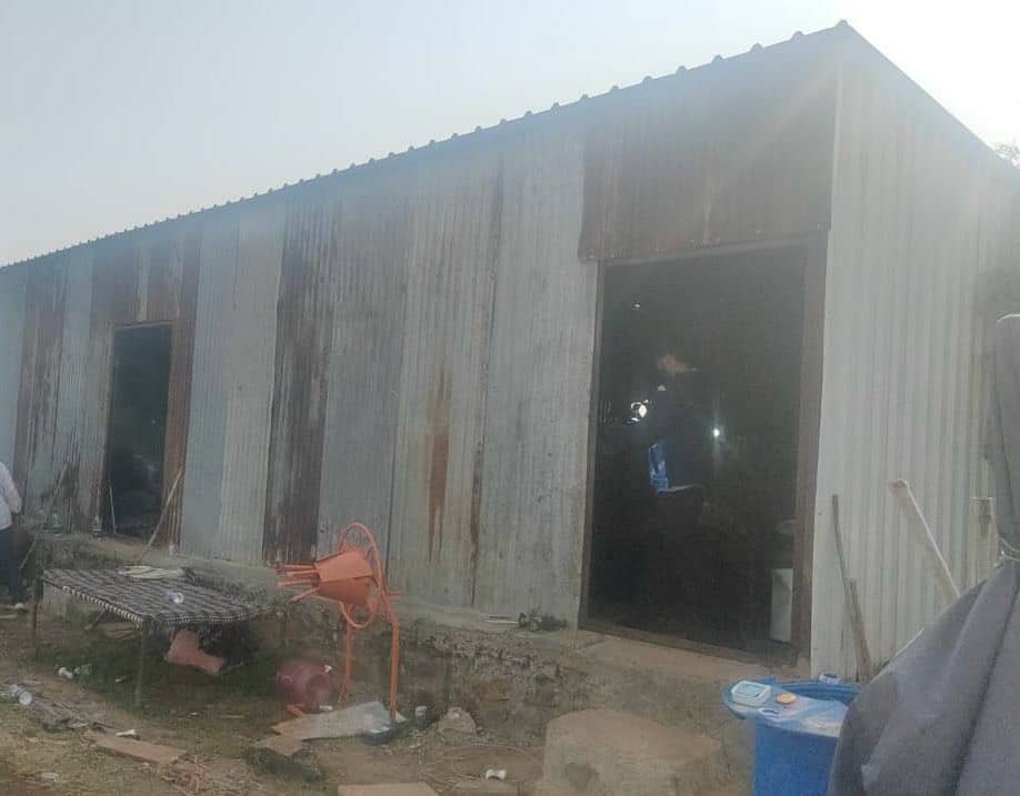 सुबह-सुबह छापेमारी, लातूर में मिली मजे की 'आइटम', रेट सुनकर उड़ेंगे होश, कॉन्सटेबल भी गिरफ्तार