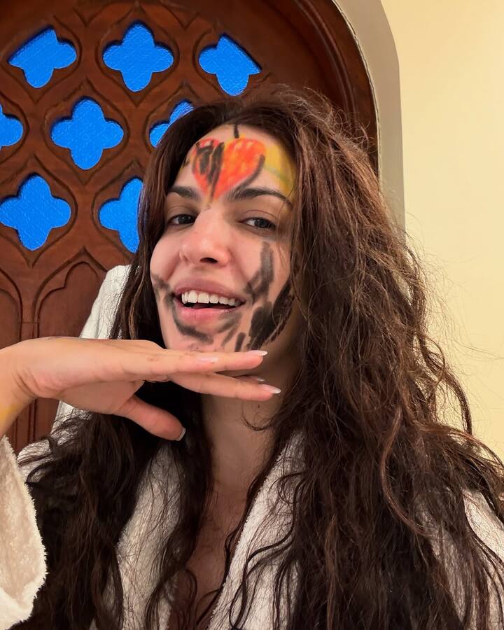 यावेळी त्याने डोक्यावर टोपी देखील घातली आहे.