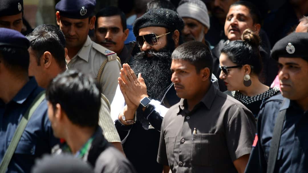 Gurmeet Ram Rahim Singh furlough came out from jail Haryana government granted him 21 days furlough Ram Rahim Furlough: गुरमीत राम रहीम एक बार फिर आया जेल से बाहर, हरियाणा सरकार ने दी 21 दिन की फरलो