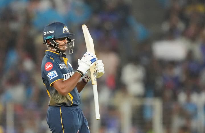 राजस्थान रॉयल्स विरुद्धच्या सामन्यात सुदर्शनने 32 चेंडूत अर्धशतक पूर्ण करून हा विक्रम केला.