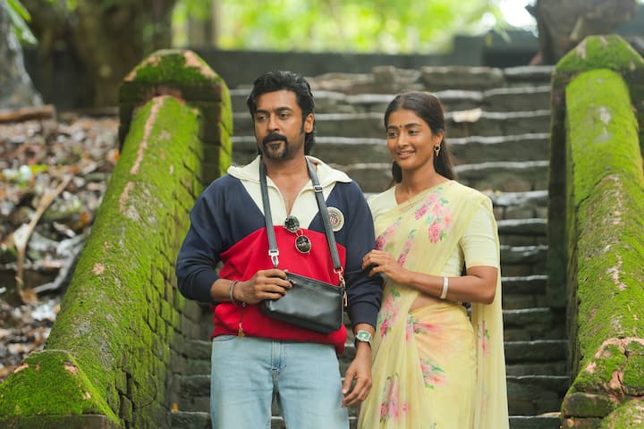 சூர்யா நடிப்பில் உருவாகியுள்ள 'ரெட்ரோ' திரைப்படத்தில் இருந்து, சூர்யாவின் மாஸ் புகைப்படங்கள் தற்போது வெளியாகி வைரலாகி வருகின்றன.