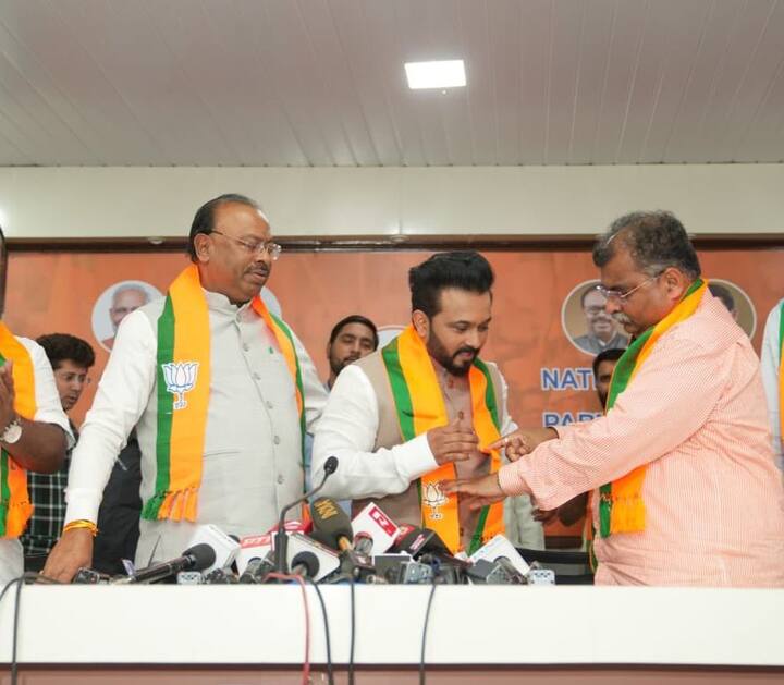 जून 2024 मध्येच केदार जाधवने क्रिकेटच्या सर्व फॉरमॅटमधून निवृत्ती घेतली आहे.