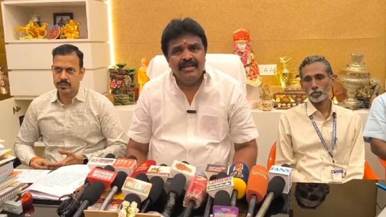 Thanjavur Corporation Mayor takes action Sanitation workers issue tnn தூய்மைப்பணியாளர்கள் போராட்டம்... உடனே நடவடிக்கை எடுத்த மேயர்
