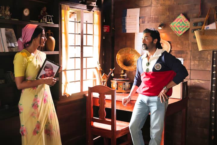படத்தின் ரிலீசுக்கு இன்னும் 3வாரங்களே உள்ள நிலையில்... படத்தின் புரமோஷன் பணிகள் மற்றும் வியாபாரம் படு தூளாக நடந்து வருகிறது.