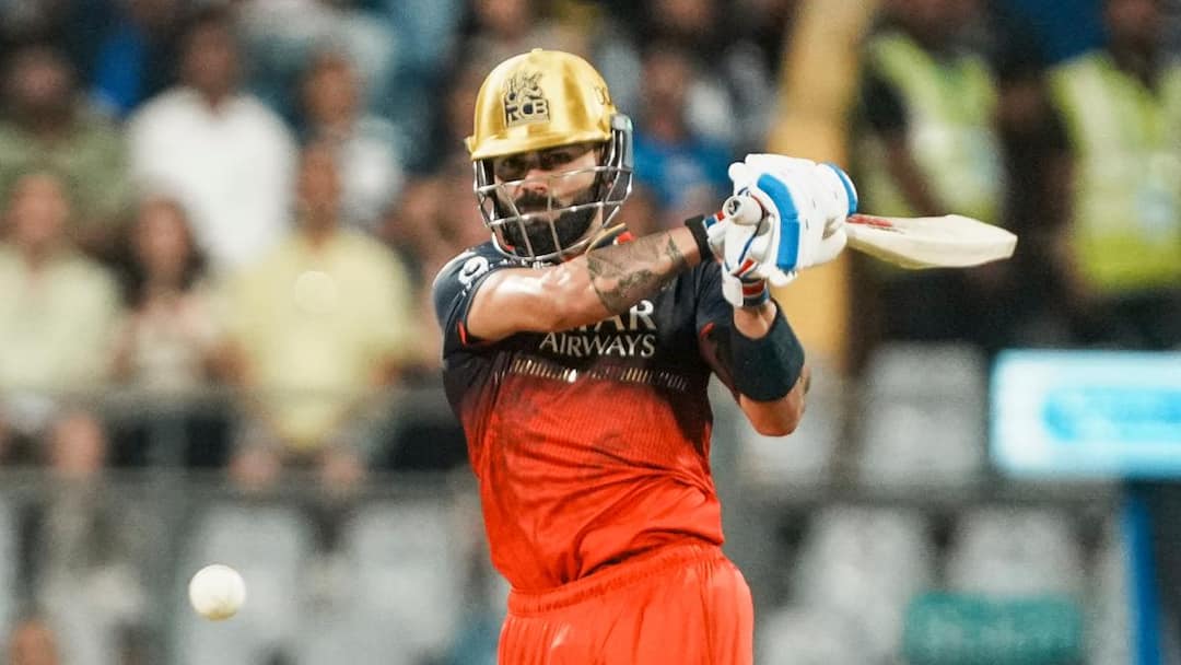 Virat Kohli becomes FIRST EVER player to hit 1000 boundaries in IPL history RCB vs DC IPL 2025 Virat Kohli RCB vs DC: कोहली ने रचा इतिहास, 1000 बाउंड्री छुआ आंकड़ा, ऐसा करने वाले आईपीएल के पहले खिलाड़ी
